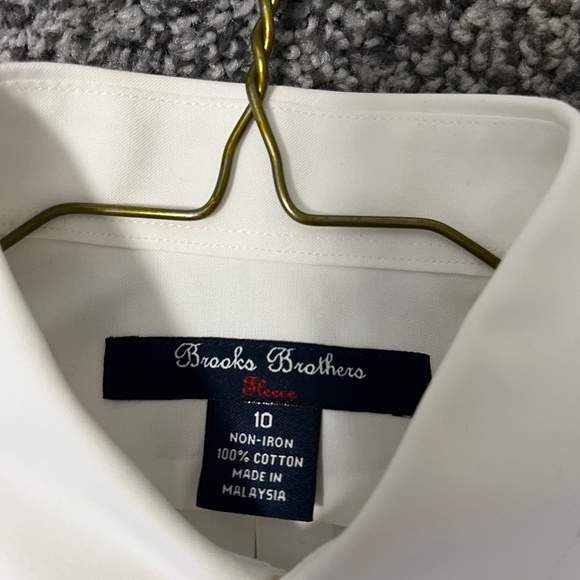 Crisp white button down - Picture 2 of 2